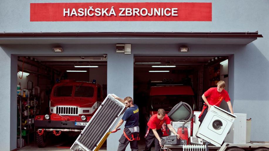 Nový ročník sběrové akce Recyklujte s hasiči startuje už začátkem dubna. Podaří se překonat magickou hranici miliónu kusů vybraného elektra?