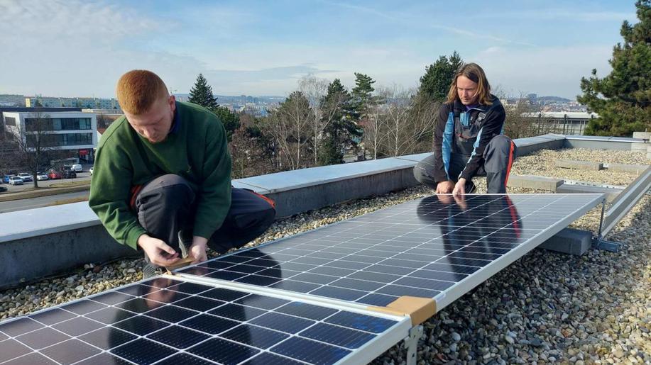 SAKO Brno SOLAR osazuje fotovoltaickými panely sedm budov v majetku města