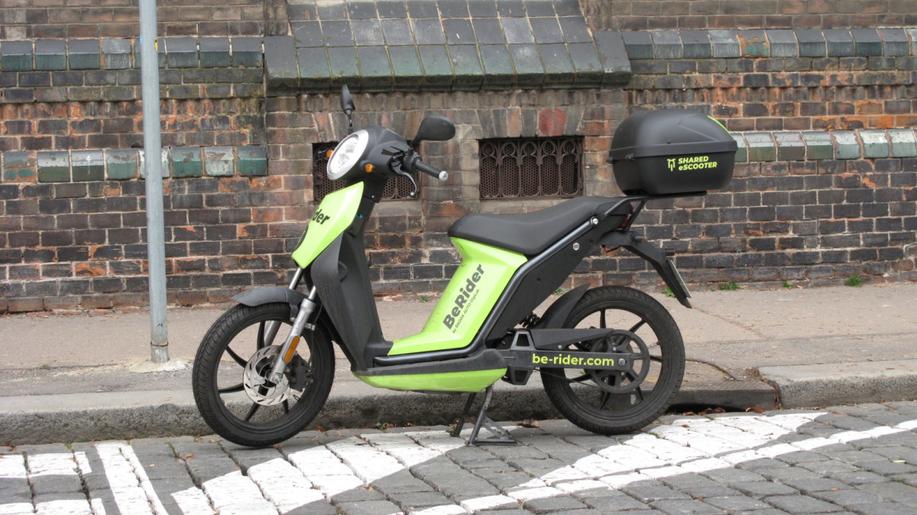 V Praze od června skončí sdílené elektroskútry BeRider