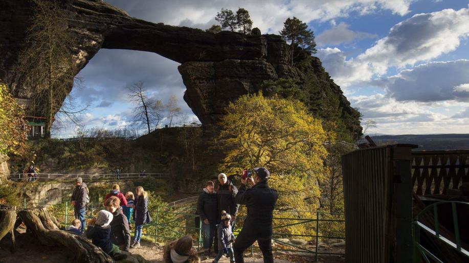 Čerstvá data: Turistický ruch v Českém Švýcarsku se v roce 2023 zotavoval