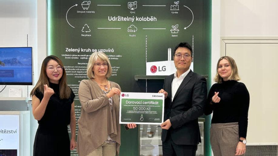 LG startuje dlouhodobou spolupráci se vzdělávacím programem Recyklohraní. V pilotním projektu představuje dětem recyklaci elektroodpadu v praxi LG startuje dlouhodobou spolupráci se vzdělávacím programem Recyklohraní. V pilotním projektu představuje dětem recyklaci elektroodpadu v praxi