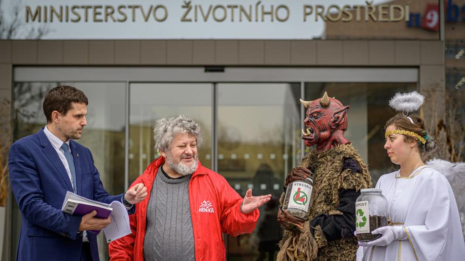 Arnika varuje Ministerstvo životního prostředí: Navyšování počtu spaloven problémy s odpadem neřeší