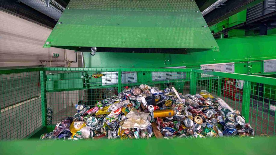 SAKO Brno doporučuje: Odtrhněte víčko od jogurtu. Dáte mu tak šanci k recyklaci SAKO Brno doporučuje: Odtrhněte víčko od jogurtu. Dáte mu tak šanci k recyklaci