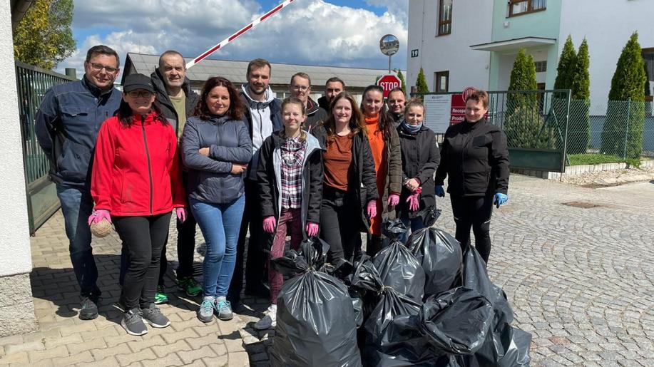 Zaměstnanci CSG se zapojili do akce Ukliďme si Zaměstnanci CSG se zapojili do akce Ukliďme si