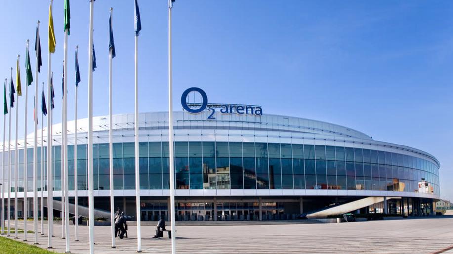 Popeláři odvezli od O2 areny 30 velkých kontejnerů a 156 popelnic odpadků