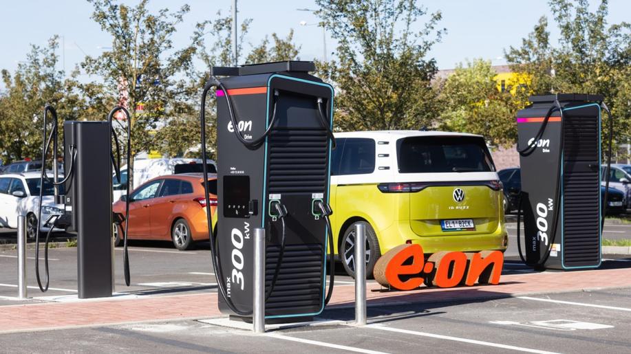 E.ON otevírá v Českých Budějovicích svůj největší dobíjecí hub v tuzemské síti E.ON Drive E.ON otevírá v Českých Budějovicích svůj největší dobíjecí hub v tuzemské síti E.ON Drive