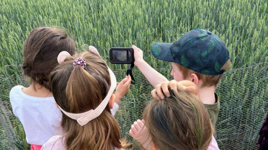 Školáci získávají ve výzkumném ústavu vztah k přírodě