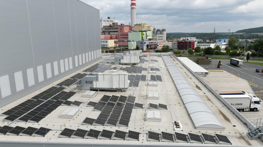 Prazdroj už vybudoval solární elektrárny ve všech svých pivovarech. Sníží emise o 820 tun CO2