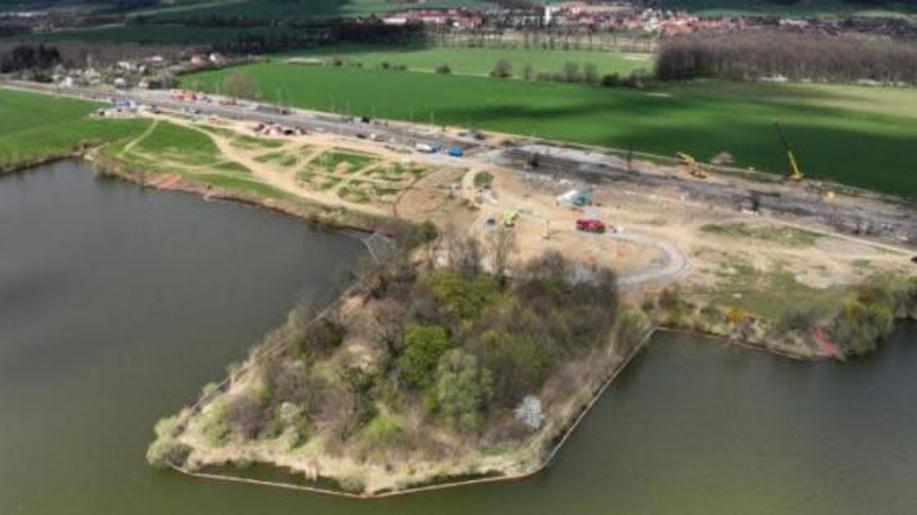 Vláda pravděpodobně naposledy prodloužila stav nebezpečí v Hustopečích nad Bečvou v souvislosti se sanací území po havárii vlaku s benzenem