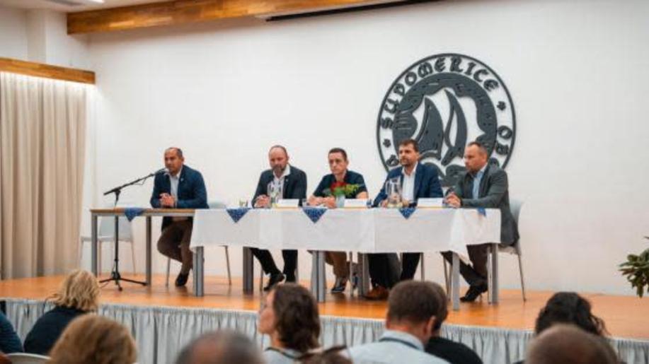 Ministr Hladík navštívil Sudoměřice na Hodonínsku. Se starosty a občany jednal o plánované spalovně blízko českých hranic
