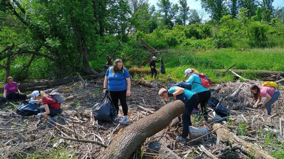 Tisíce dobrovolníků po světe se zapojí do společného čištění přírody i měst