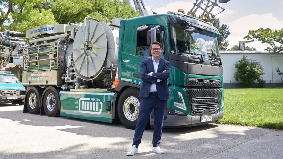 Tiše a úsporně: vídeňskou kanalizaci čistí první elektrovozidlo