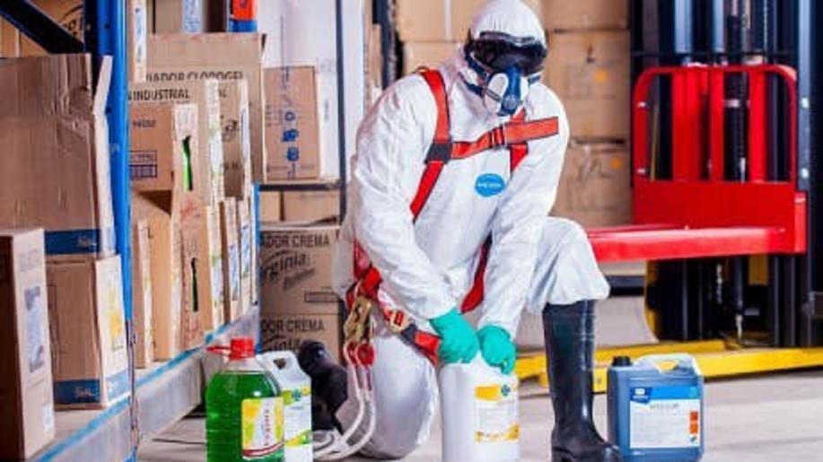Rada EU prodlužuje sankce proti proliferaci a použití chemických zbraní o další rok