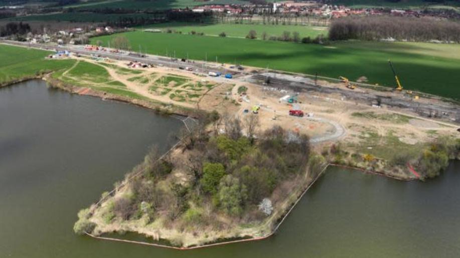 Sanaci po benzenové havárii v Hustopečích nad Bečvou bude zajišťovat DIAMO
