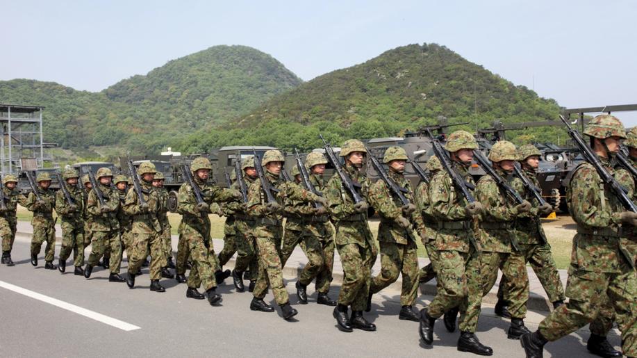 Japonsko nasadilo vojáky do boje proti medvědům kvůli rostoucímu počtu útoků