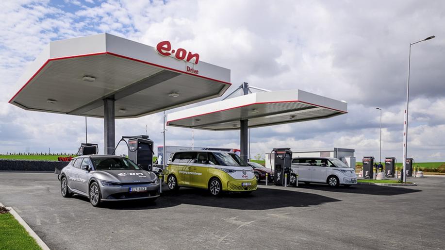 Rekordní měsíc. Řidiči elektromobilů dobíjeli v říjnu v síti E.ON Drive nejvíce za celý rok