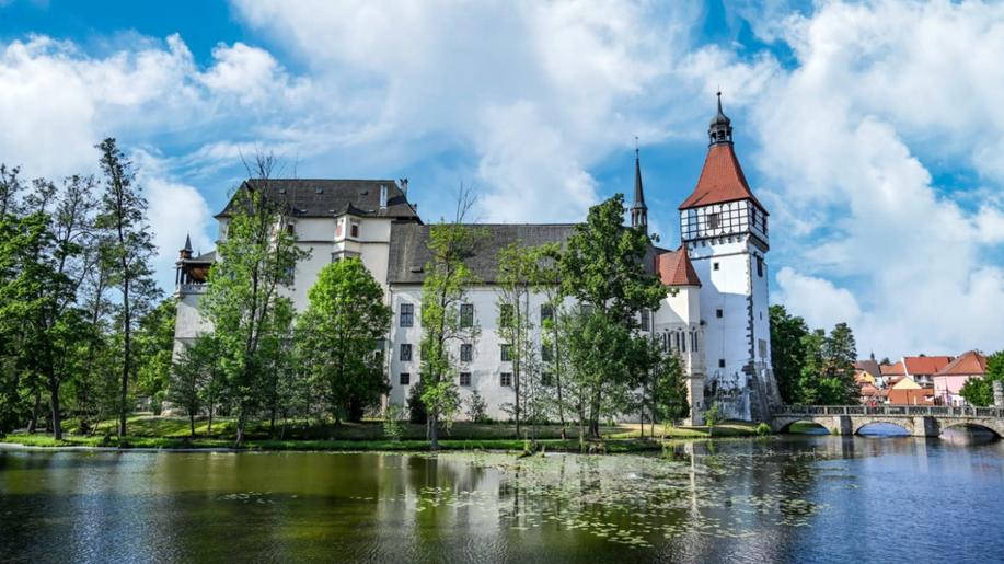 Historické budovy mohou snížit spotřebu energií o desítky procent i bez zásadních zásahů, ukazuje studie členů CZGBC