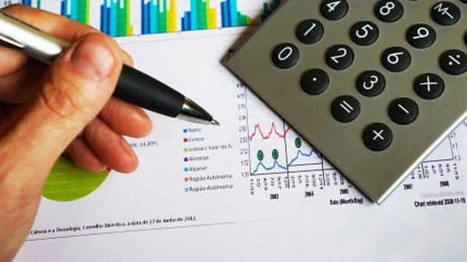 Příjmy z uhlíkových daní v EU rostou, nejvíce přispívá průmysl