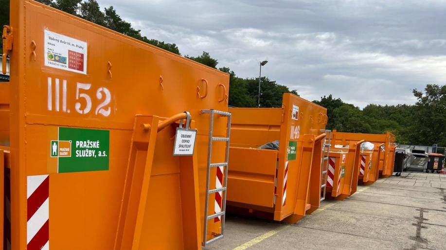 Pražané se učí uklízet chytře, jarní sezónu startují s novými Reuse pointy