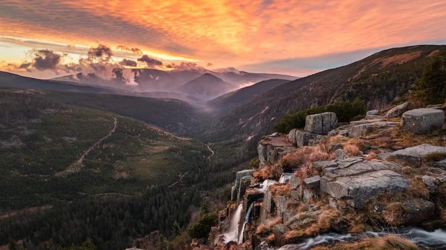 Ředitelé národních parků i ekologové podpořili odvolaného šéfa KRNAP