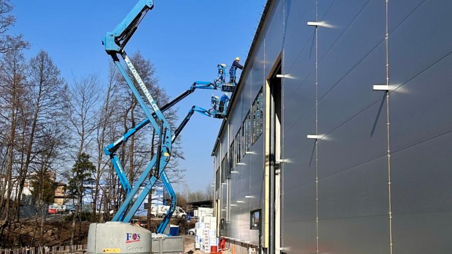 Nová třídírna odpadu v Třinci je pod střechou. Na stavbu teď míří nejmodernější optická technologie