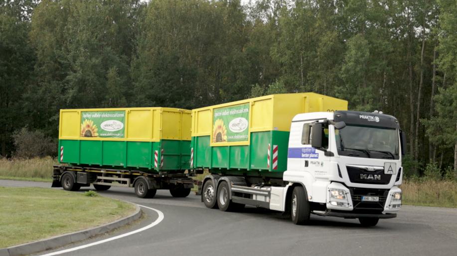 Češi stále vyhazují staré elektro do komunálního odpadu. Kam patří správně?