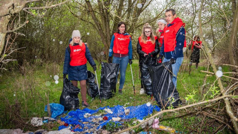 E.ON uklízel Česko už podesáté. Dvě stovky zaměstnanců se letos zaměřily na turistické trasy