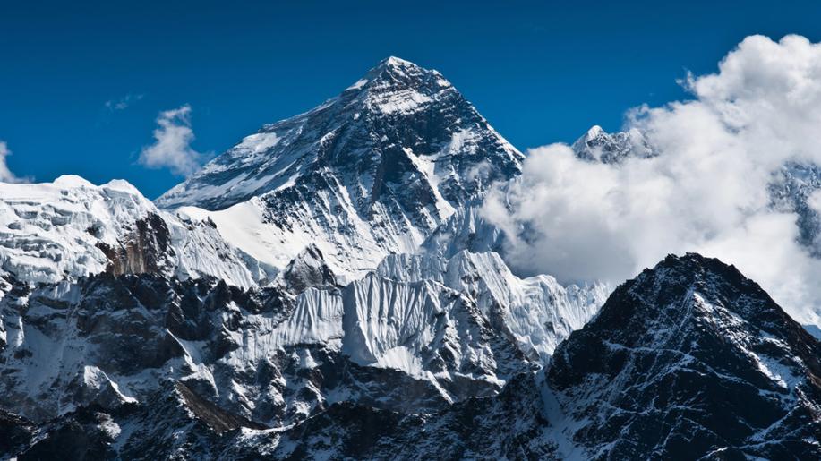 Mount Everest považuje legendární horolezec Messner za stroj na peníze