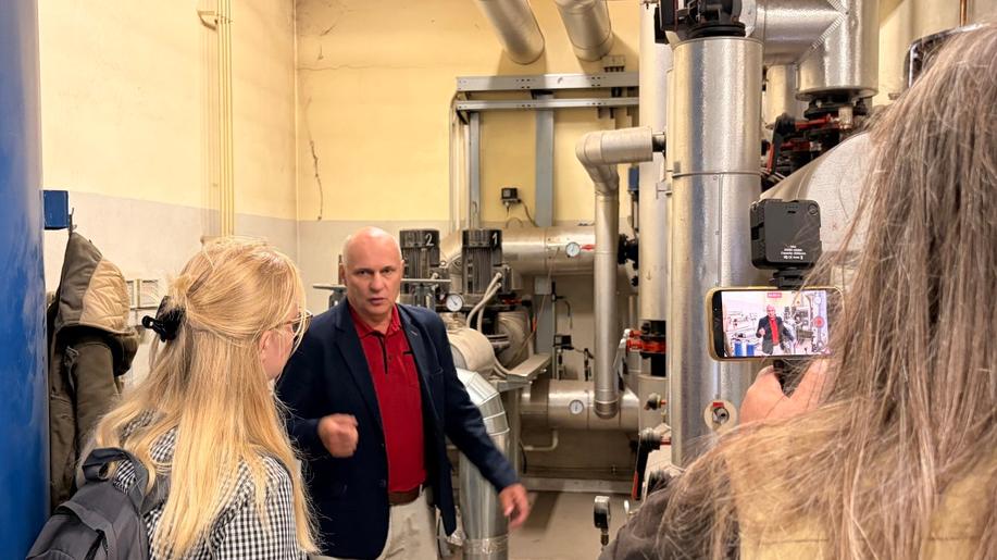 Průkopník obecní energetiky v ohrožení: Kněžice doplácejí na konec podpory a byrokratické překážky státu Průkopník obecní energetiky v ohrožení: Kněžice doplácejí na konec podpory a byrokratické překážky státu