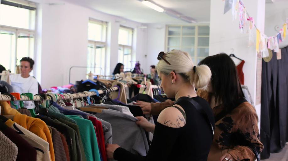 Reuse federace v Česku startuje novou éru, která mění odpad v příležitost v době, kdy každé třetí euro světového HDP končí jako odpad Reuse federace v Česku startuje novou éru, která mění odpad v příležitost v době, kdy každé třetí euro světového HDP končí jako odpad