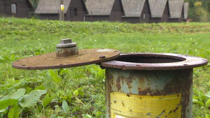 Stěna na zadržení podzemní vody u Turówa v Polsku funguje, v Česku ale vody ubývá