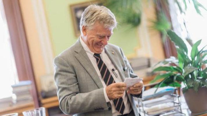 Medaile pro věhlasného ekologa Rogera Kitchinga Medaile pro věhlasného ekologa Rogera Kitchinga