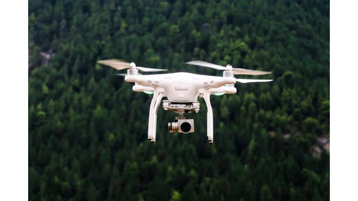 Spolek na jihu Čech díky dronům zachránil při sečení luk na 170 srnčat