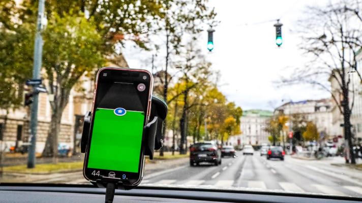 Vídeňská aplikace ukáže řidičům zelenou vlnu