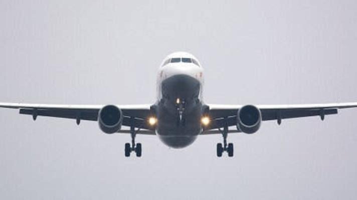 Poslanci EP hlasují pro ekologičtější palivo v letecké dopravě