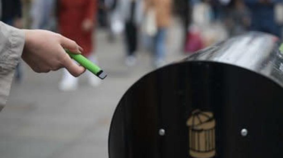 Britové týdně vyhodí do koše pět milionů elektronických cigaret, říká výzkum