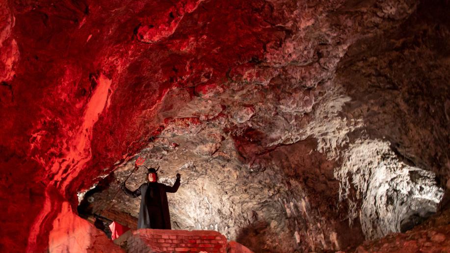 Mikuláš s čerty přijde do Výpustku, Mladečských i Koněpruských jeskyní