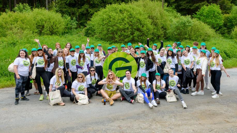Do úklidu v okolí Pusteven se v rámci akce Garnier Green Beauty zapojilo více jak 50 osob. Podpořili tím Mezinárodní den životního prostředí