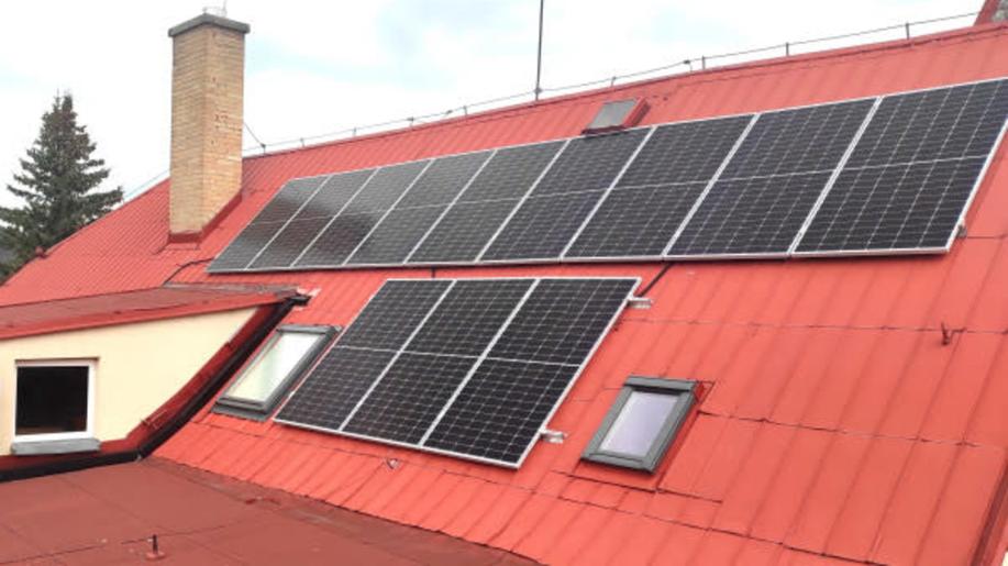 První fotovoltaická elektrárna Libereckého kraje je na střeše Střediska ekologické výchovy