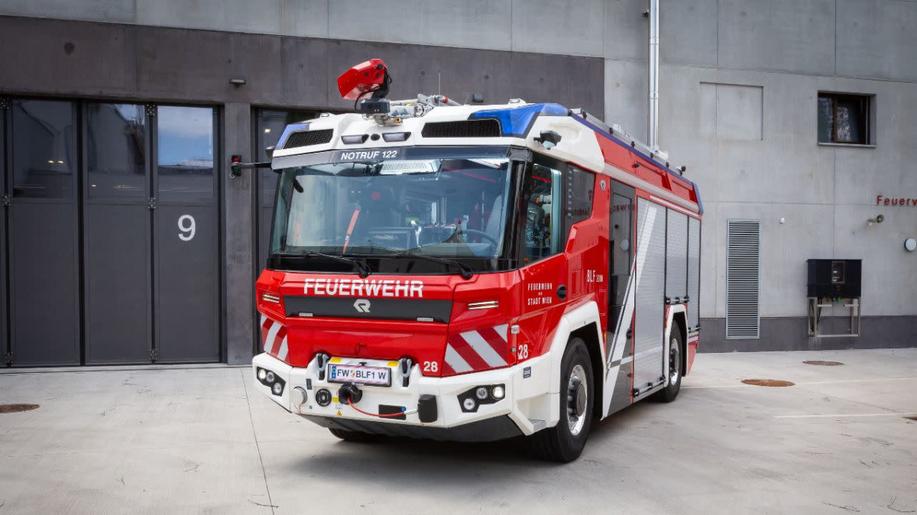 Vídeňští hasiči nově využívají dvě vozidla na baterky