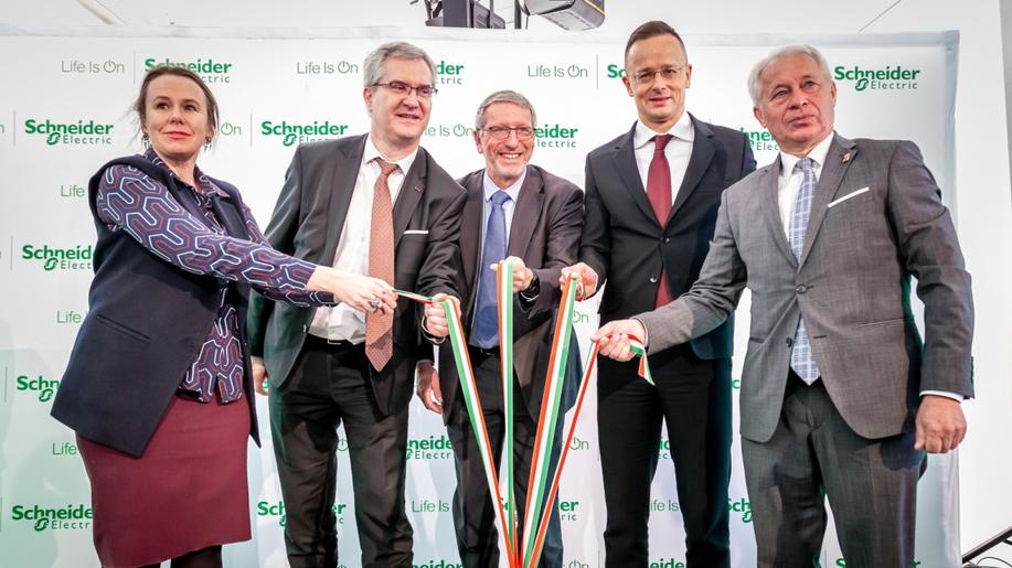 Schneider Electric otevře v Evropě další inteligentní závod