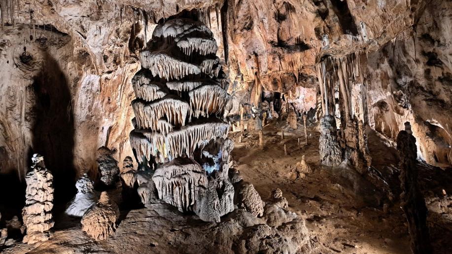 Zpřístupněné jeskyně zahajují hlavní sezónu, ve Sloupsko-šošůvských ožijí neandrtálci Zpřístupněné jeskyně zahajují hlavní sezónu, ve Sloupsko-šošůvských ožijí neandrtálci