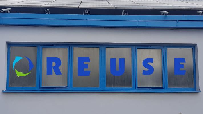 Praha znovu podpořila projekt Reuse na školách. Pražané díky němu svůj nábytek nevyhazují, ale renovují