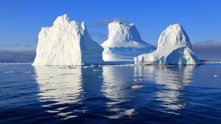 Mořský led kolem Antarktidy již třetí rok klesl na alarmující minimum